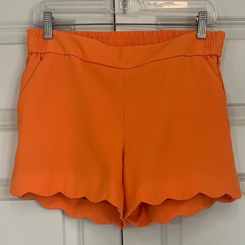 7th Avenue New York & Company Scalloped Orange Shorts, Size Small